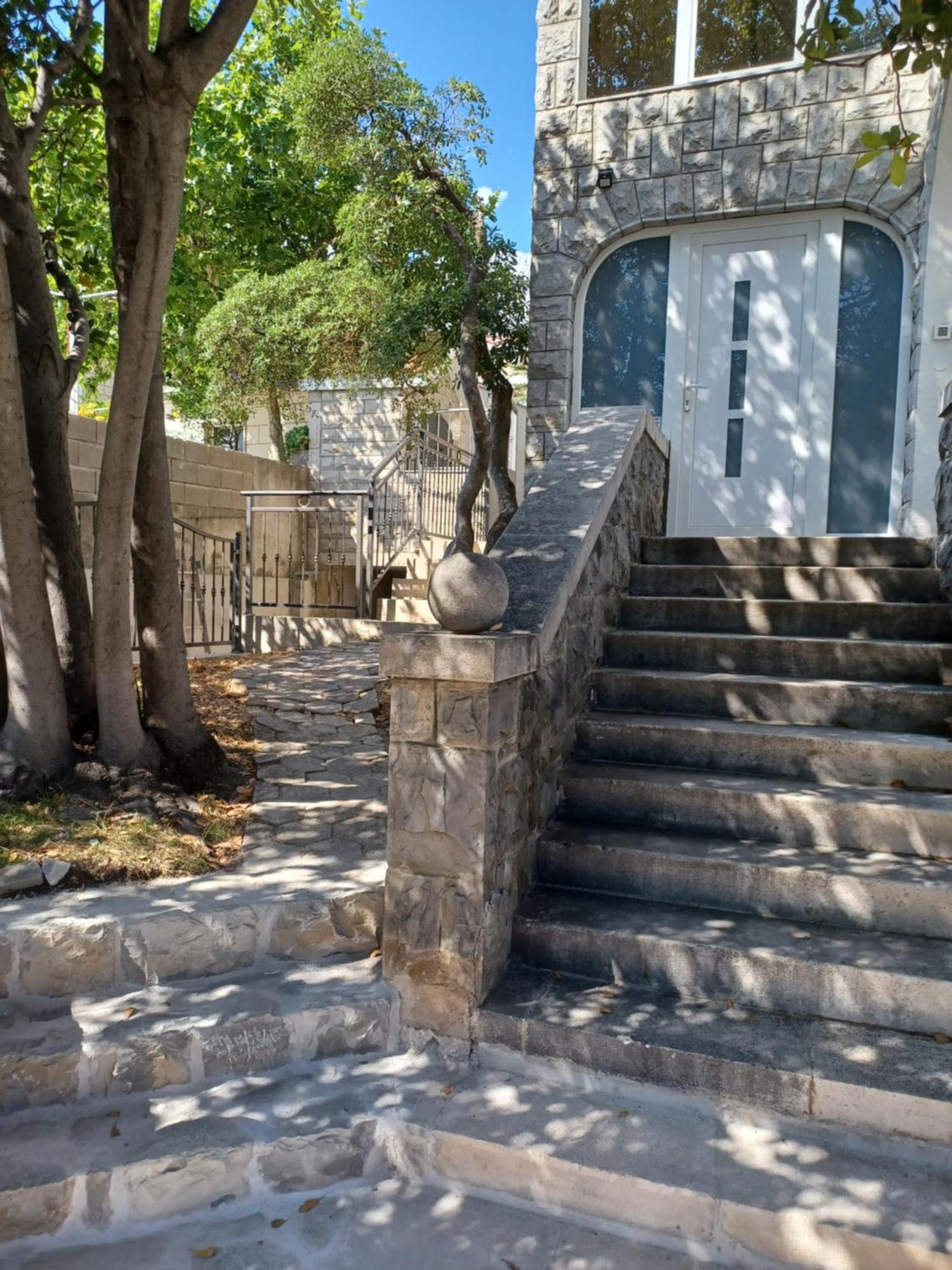 Apartments Emilija Makarska Eksteriør bilde