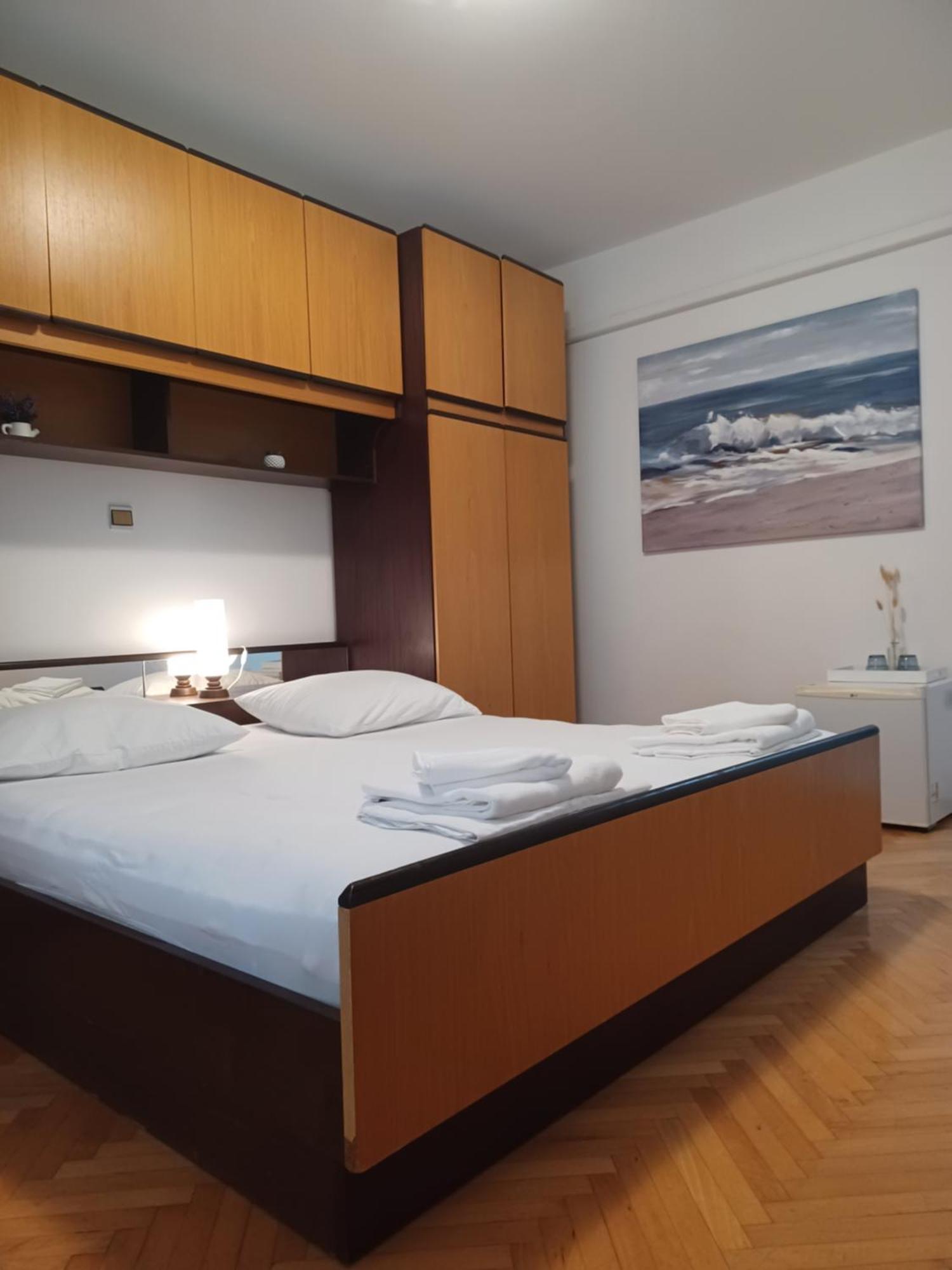Apartments Emilija Makarska Rom bilde