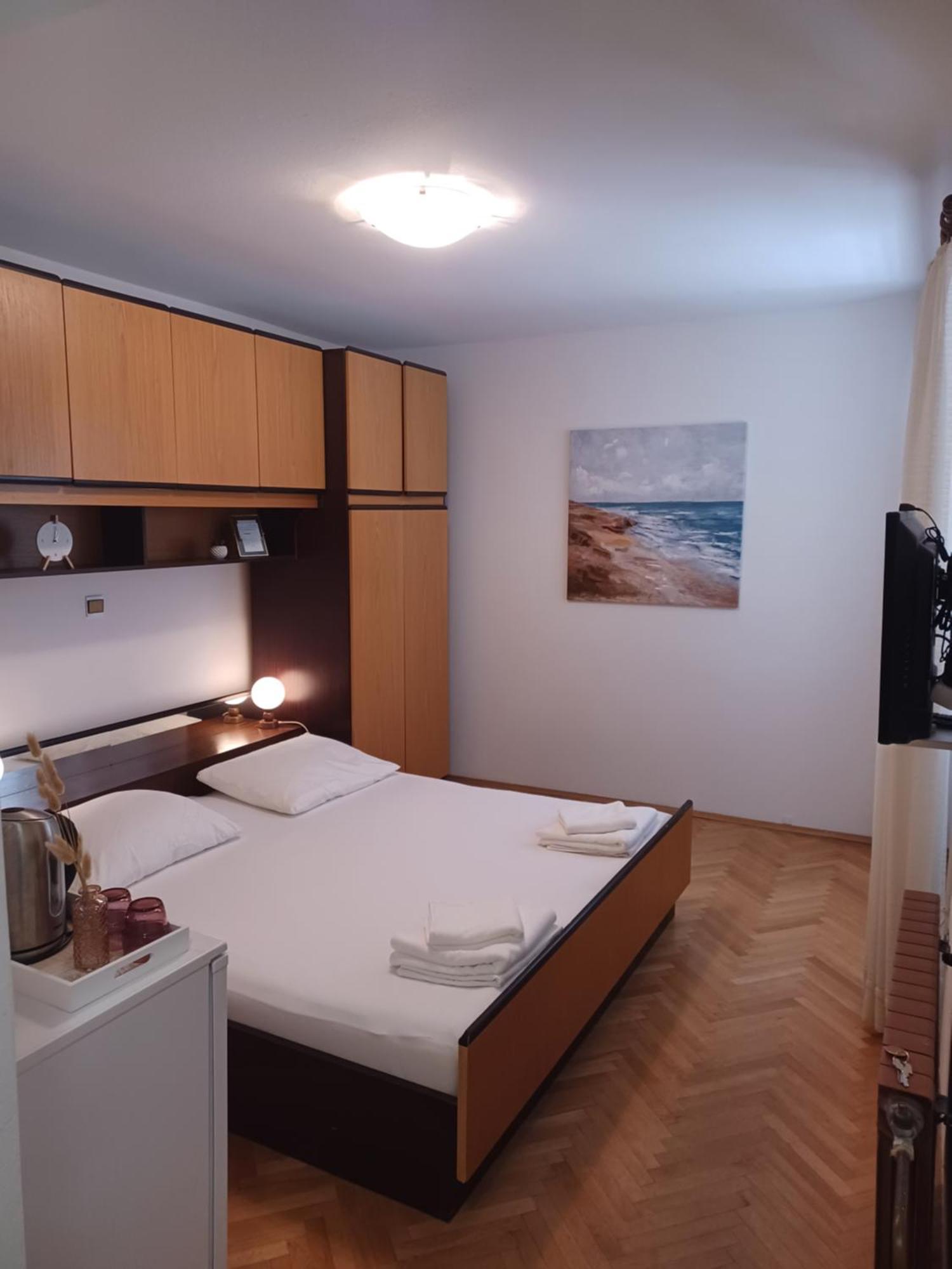 Apartments Emilija Makarska Rom bilde