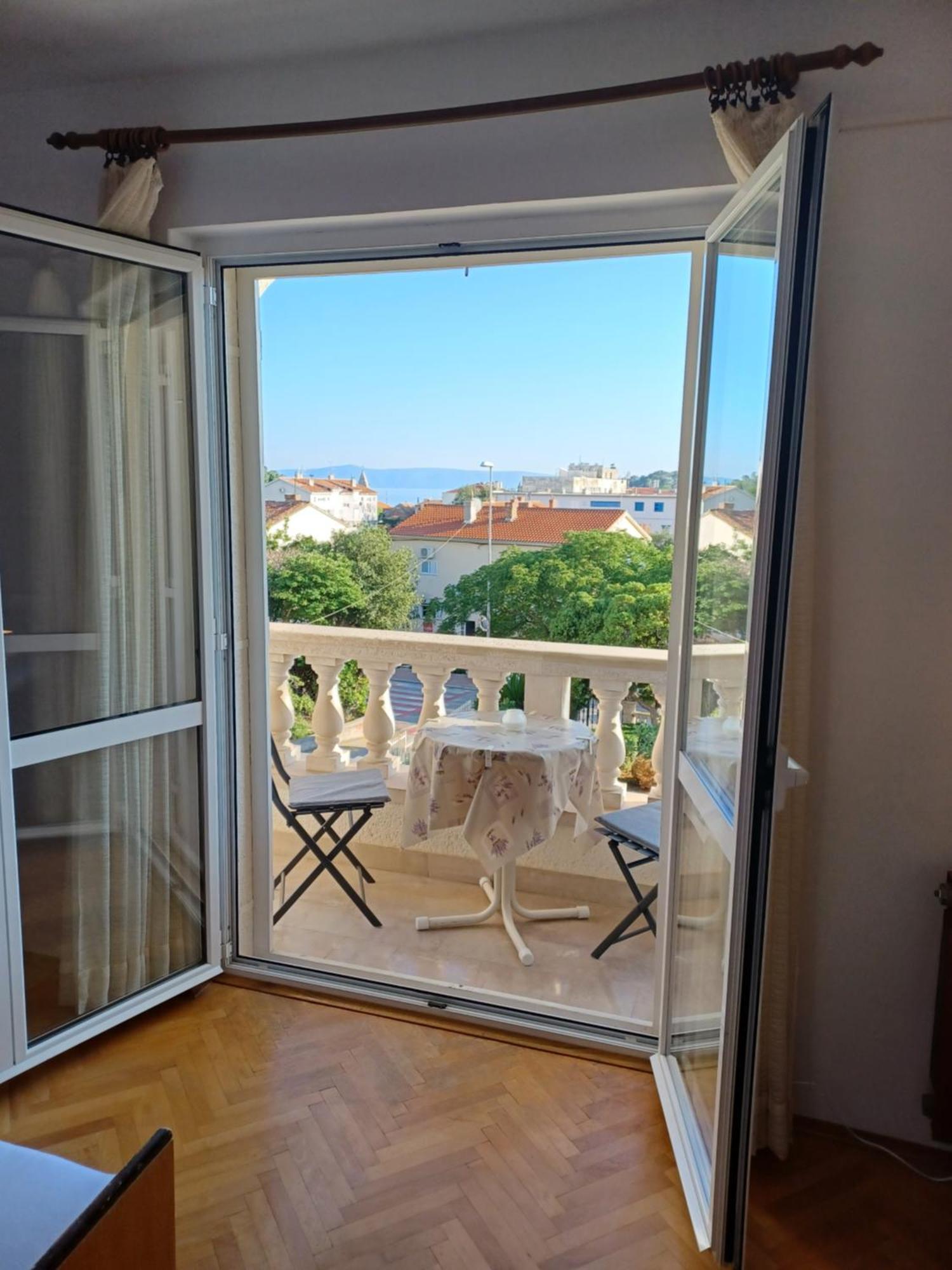 Apartments Emilija Makarska Rom bilde