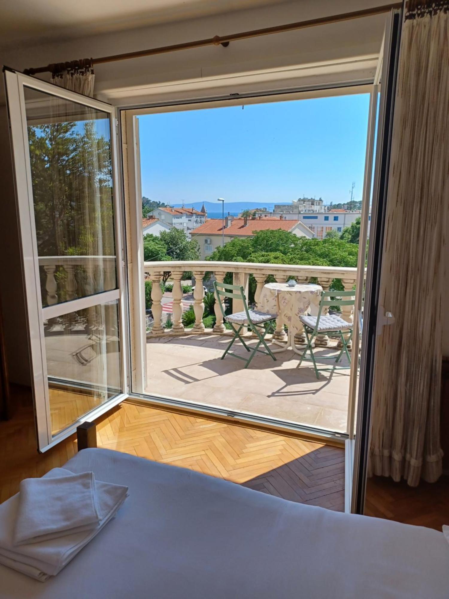Apartments Emilija Makarska Rom bilde