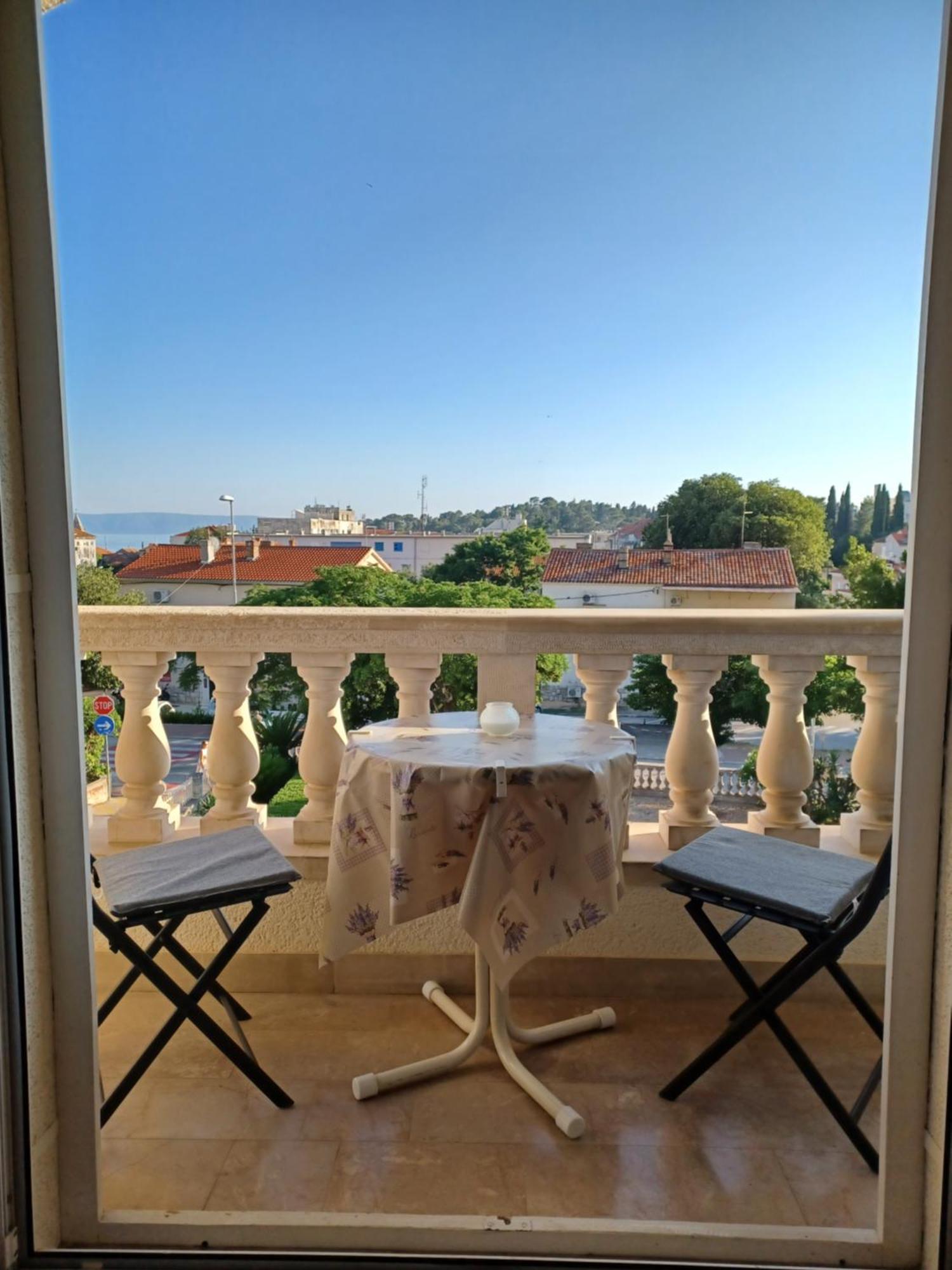 Apartments Emilija Makarska Rom bilde